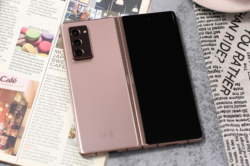 Thiết kế cải tiến, sang trọng hơn | Galaxy Z Fold 2 Thiết kế cải tiến, sang trọng hơn | Galaxy Z Fold 2