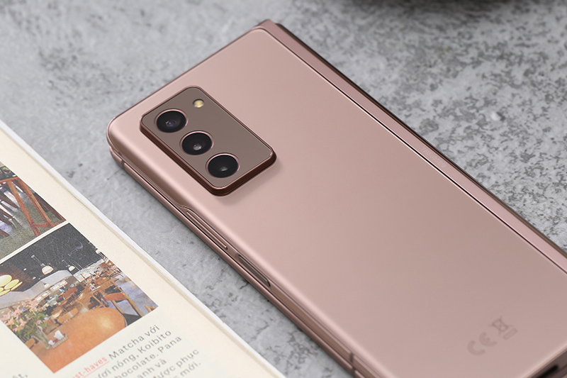 Gam màu vàng đồng mới ấn tượng | Galaxy Z Fold 2 Gam màu vàng đồng mới ấn tượng | Galaxy Z Fold 2