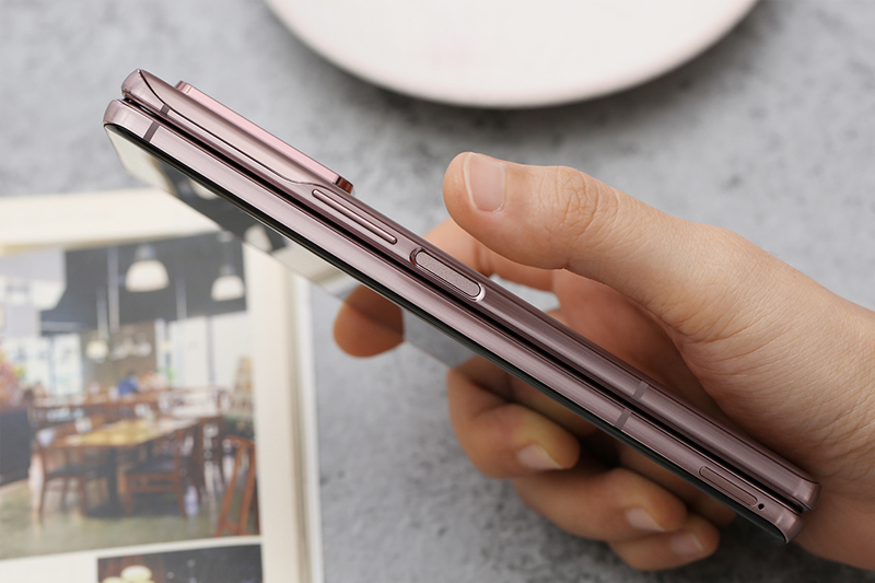 Thuận tiện cho sử dụng một tay | Galaxy Z Fold 2 Thuận tiện cho sử dụng một tay | Galaxy Z Fold 2
